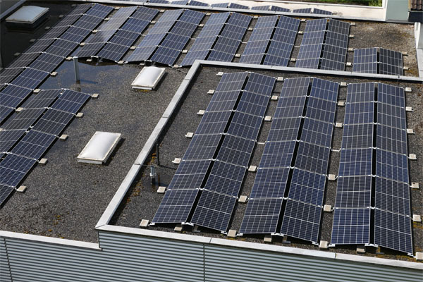 PV Anlage für Industrie & Logistik Wohnung mit LED Beleuchtung